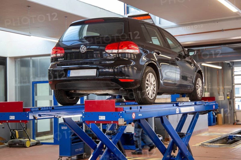 VW Golf at TUeV (Ludwigshafen, Germany)