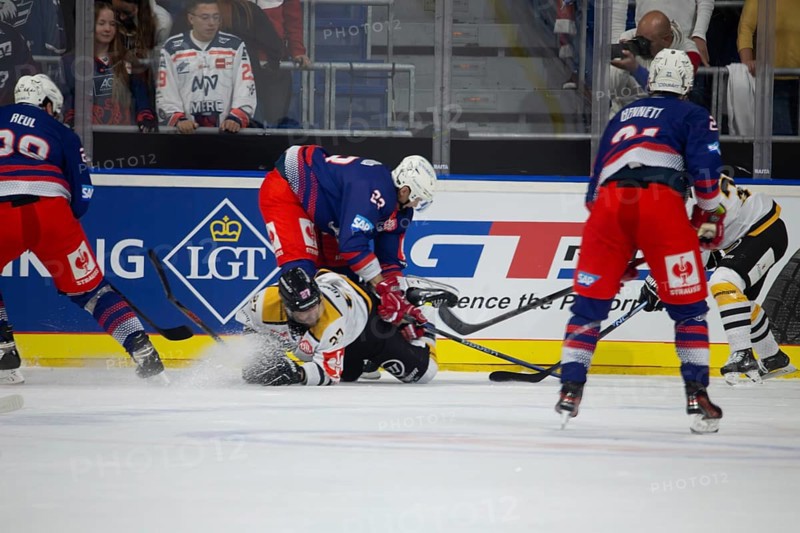Game scene Adler Mannheim against Rouen Dragons (Champions Hockey League)