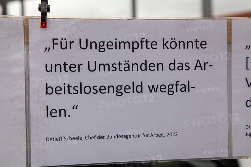 Karlsruhe, 10 December 2023: Large demonstration in favour of reappraisal of the coronavirus measures. A symbolic criminal complaint was filed against the members of the Bundestag who voted in favour of mandatory vaccination at the facilities