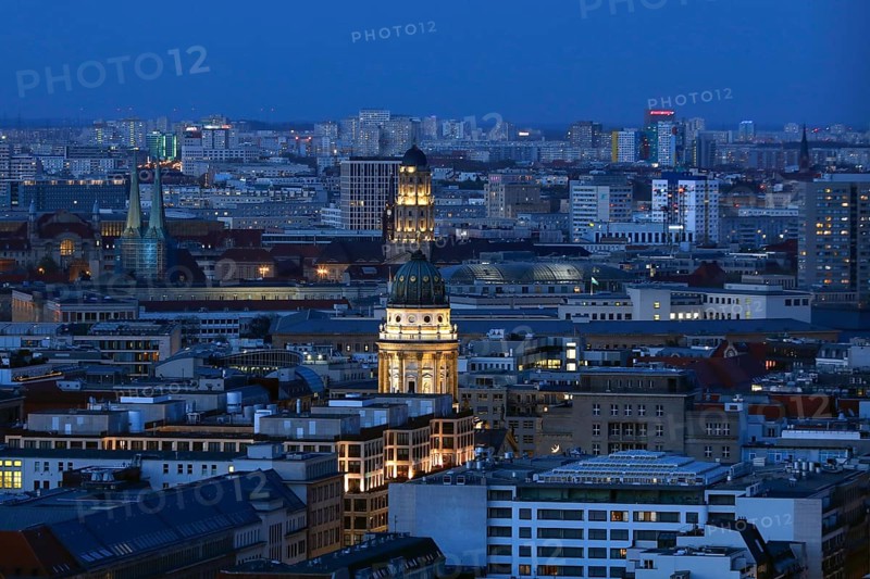 Berlin Mitte, Berlin Cathedral and the old town hall in the evening, 20.04.2021