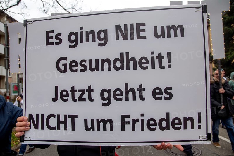 Karlsruhe, 10 December 2023: Large demonstration for the reappraisal of the corona measures. At the Federal Constitutional Court, a symbolic criminal complaint was filed against the members of the Bundestag who voted in favour of the facility-based vaccination requirement