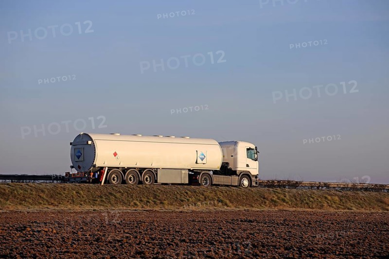 Aral truck on the motorway (A 65 near Hassloch, Germany, 13/02/2019), Europe