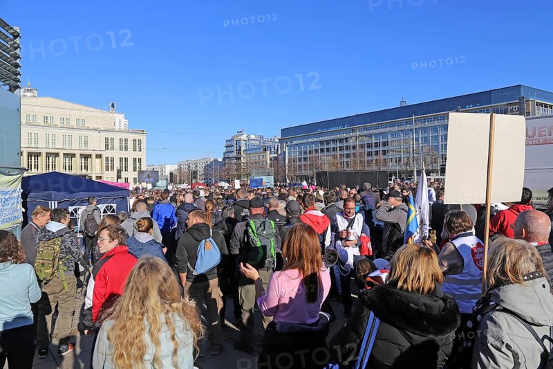 Large demonstration in Leipzig against the federal government's corona policy