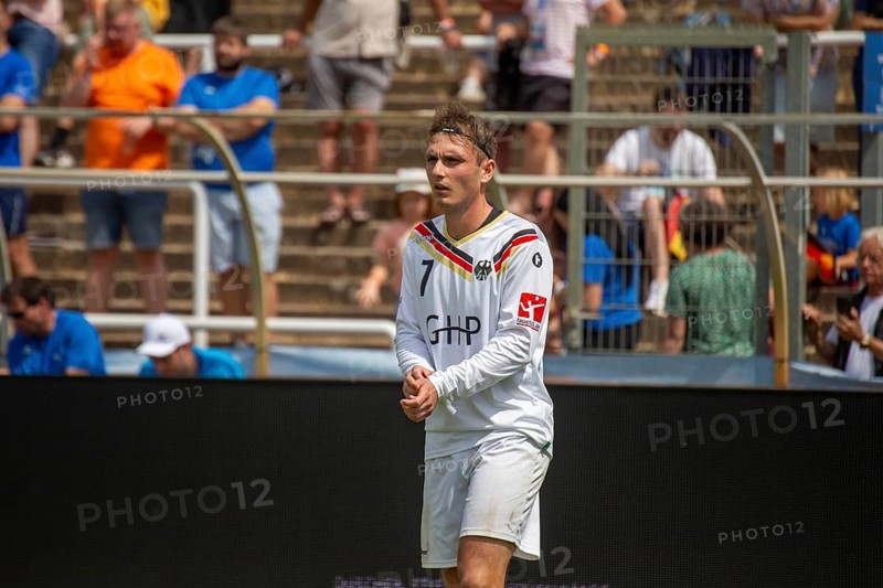 Fistball World Championship from 22 July to 29 July 2023 in Mannheim: The German national team won its opening match against Namibia with 3:0 sets. Pictured here: Jaro Jungclaussen from TV Vaihingen/Enz