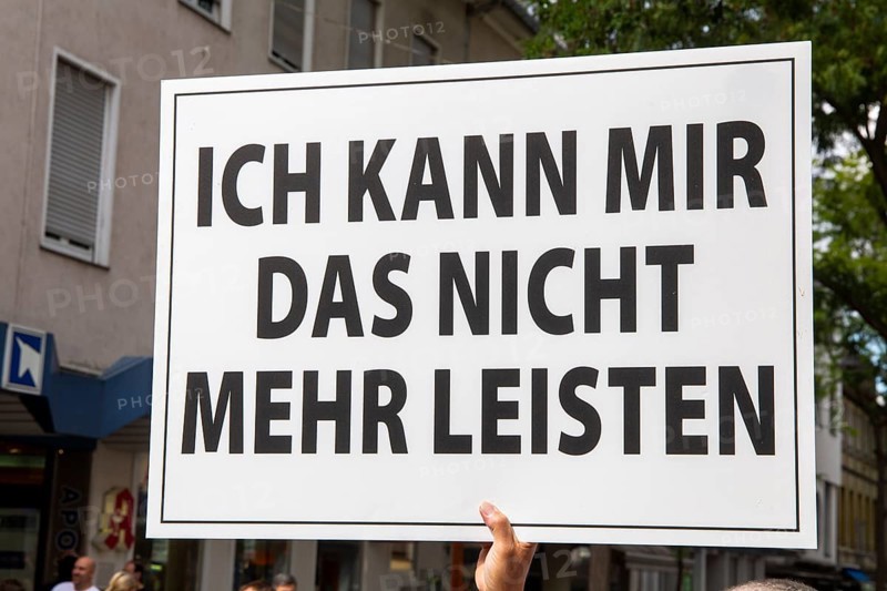 Lateral thinking demo in Darmstadt, Hesse: The demonstration was directed against the corona measures of the past two years as well as future restrictions such as the reintroduction of compulsory masks. There were also calls for a stop to arms deliveries to Ukraine
