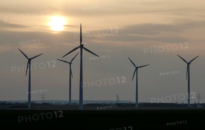 Windmills in a wind farm, Nauen, 03/03/2021