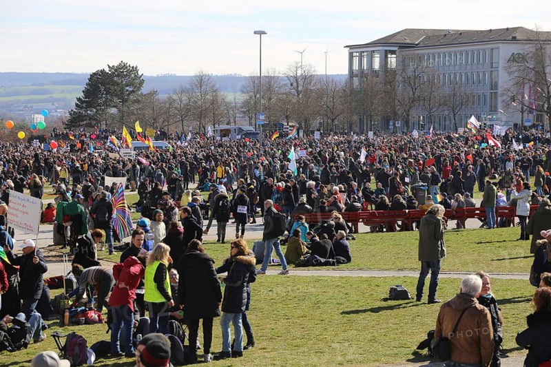 Large demonstration by critics of the corona measures in Kassel: Protests took place simultaneously in many countries under the motto World Wide Demonstration for Freedom, Peace and Human Rights