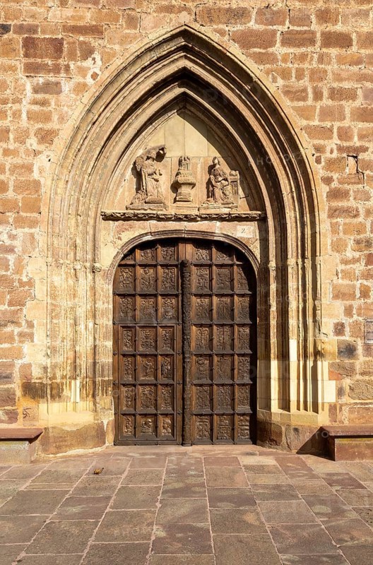 Aragonese Gothic architectural style carvings on and around doorway, Santa Maria la Mayor, Ezcaray, La Rioja, Spain, Europe