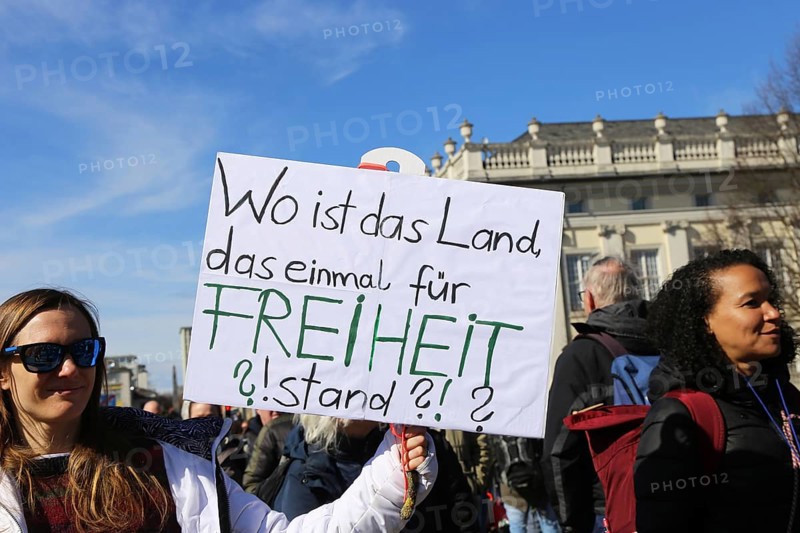 Large demonstration by critics of the corona measures in Kassel: Protests took place simultaneously in many countries under the motto World Wide Demonstration for Freedom, Peace and Human Rights