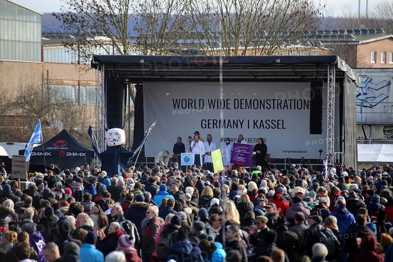Large demonstration by critics of the corona measures in Kassel: Protests took place simultaneously in many countries under the motto World Wide Demonstration for Freedom, Peace and Human Rights