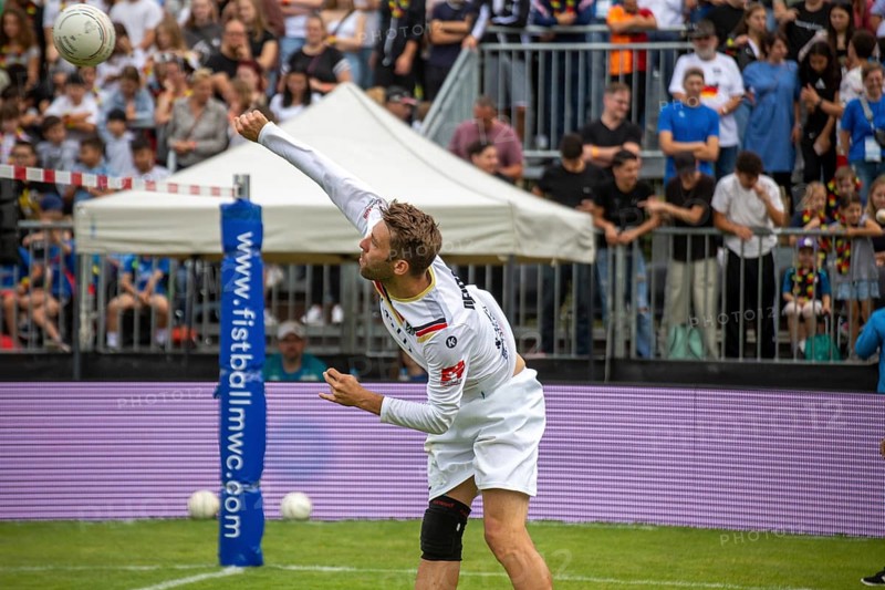 Fistball World Championship from 22 July to 29 July 2023 in Mannheim: At the end of the preliminary round, Germany won 3:0 sets against Italy and finished the preliminary round group A as the winner as expected. Here in the picture: Nick Trinemeier from TSV Pfungstadt