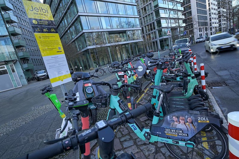 Jelbi Mobility Station, Tier Leihfahrraeder, Lennestrasse, Mitte, Berlin, Germany, Europe