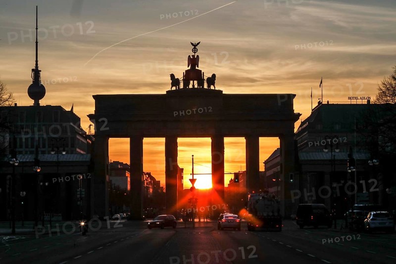 Sunrise at the Brandenburg Gate, Berlin, 30/03/2021