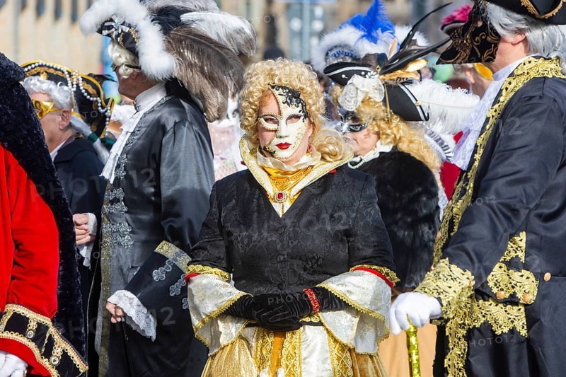 LUST & PASSION & JOY OF LIFE, for the joy of the masquerade, the Elbvenezian Carnival took place in Dresden on the weekend in front of Rose Monday. The highlight was the joint stroll through the historic centre with masks in robes in the style of the Elbe Venetian Carnival from the Neumarkt through the Altmarktgalerie, the Schlossstrasse, through the Stallhof, along the Fuerstenzug, onto the Bruehlsche Terrasse and into the Bruehlsche Garten, Dresden, Saxony, Germany, Europe