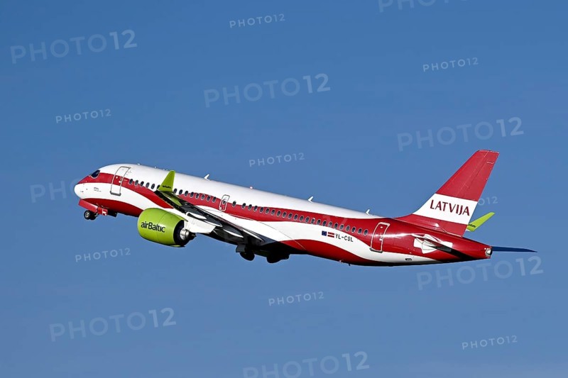 Aircraft Air Baltic, Airbus A220-300, YL-CSL