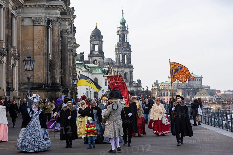LUST & PASSION & JOY OF LIFE, for the joy of the masquerade, the Elbvenezian Carnival took place in Dresden on the weekend in front of Rose Monday. The highlight was the joint stroll through the historic centre with masks in robes in the style of the Elbe Venetian Carnival from the Neumarkt through the Altmarktgalerie, the Schlossstrasse, through the Stallhof, along the Fuerstenzug, onto the Bruehlsche Terrasse and into the Bruehlsche Garten, Dresden, Saxony, Germany, Europe