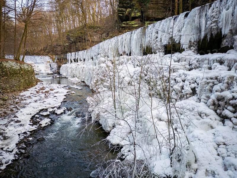 The Niezelgrund hydroelectric power plant power station is a listed small hydroelectric power station in Saxony and is located between Porschendorf and Lohmen on the Wesenitz. In severe frost, the site is transformed into a bizarre ice landscape, Lohmen, Saxony, Germany, Europe