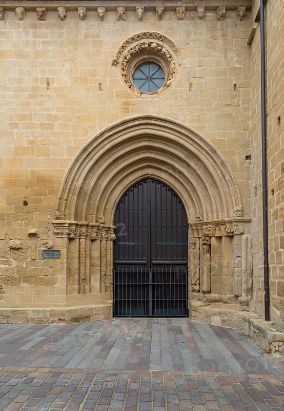 Stone carvings arched doorway, Portada de Los Abuelos, church of San Juan, Laguardia, Alava, Basque Country, northern Spain