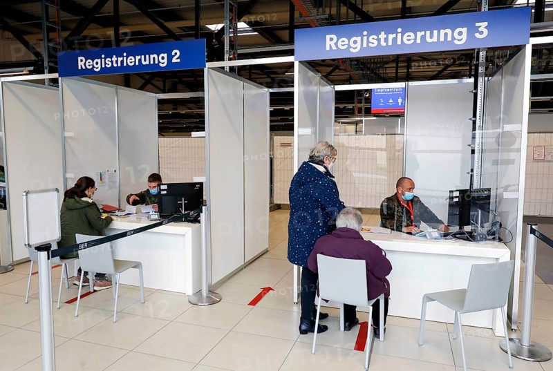 Vaccinees being registered by soldiers of the German Armed Forces at a vaccination centre, Schoenefeld, 26.02.2021