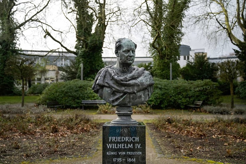 Bust of King Frederick William IV of Prussia, spa garden, Bad Oeynhausen, North Rhine-Westphalia, Germany, Europe