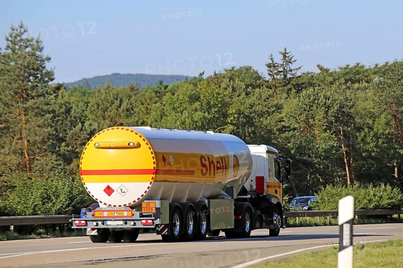 Shell truck on the motorway (A 6 between Mannheim and Kaiserslautern)