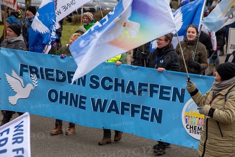 A large peace demonstration took place in Ramstein. Several thousand participants demonstrated under the slogan AMI STOP arms exports to Ukraine