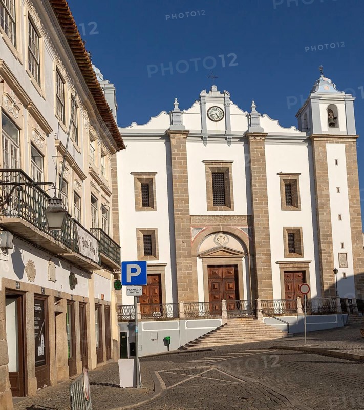 Church of Santo Antao dating from 1557, Giraldo Square, Praca do Giraldo, Evora, Alto Alentejo, Portugal southern Europe