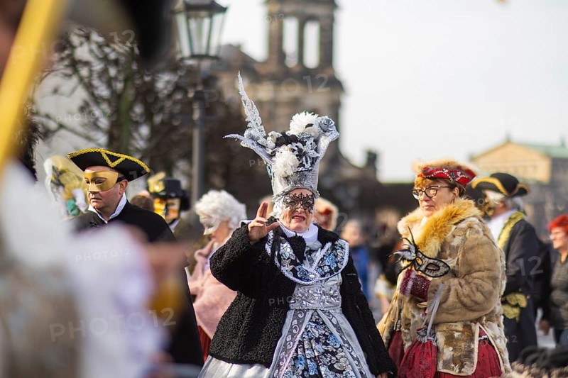 LUST & PASSION & JOY OF LIFE, for the joy of the masquerade, the Elbvenezian Carnival took place in Dresden on the weekend in front of Rose Monday. The highlight was the joint stroll through the historic centre with masks in robes in the style of the Elbe Venetian Carnival from the Neumarkt through the Altmarktgalerie, the Schlossstrasse, through the Stallhof, along the Fuerstenzug, onto the Bruehlsche Terrasse and into the Bruehlsche Garten, Dresden, Saxony, Germany, Europe
