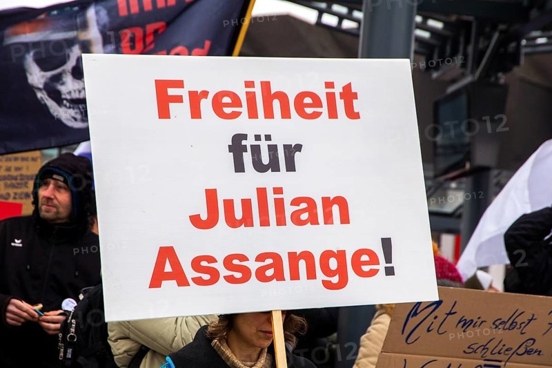 A large peace demonstration took place in Ramstein. Several thousand participants demonstrated under the slogan AMI STOP arms exports to Ukraine