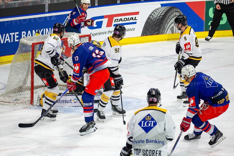 Game scene Adler Mannheim against Rouen Dragons (Champions Hockey League)