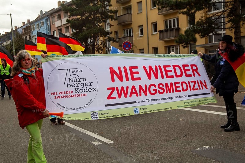 Karlsruhe, 10 December 2023: Large demonstration in favour of reappraisal of the coronavirus measures. A symbolic criminal complaint was filed against the members of the Bundestag who voted in favour of mandatory vaccination at the facilities