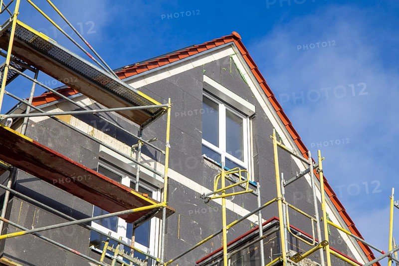 Thermal insulation of a house facade on a new building