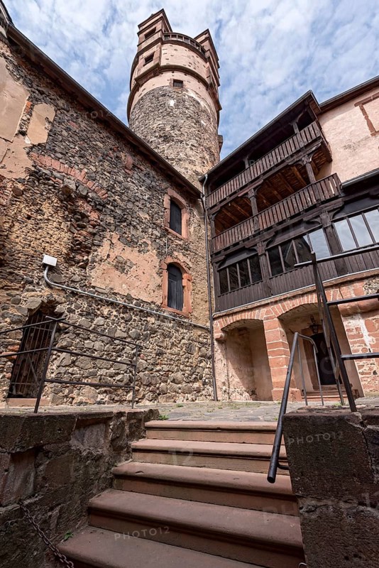 Keep, castle tower with Renaissance helmet, new bower, courtyard of the outer bailey, Ronneburg Castle, medieval knight's castle, Ronneburg, Ronneburger Huegelland, Main-Kinzig-Kreis, Hesse, Germany, Europe