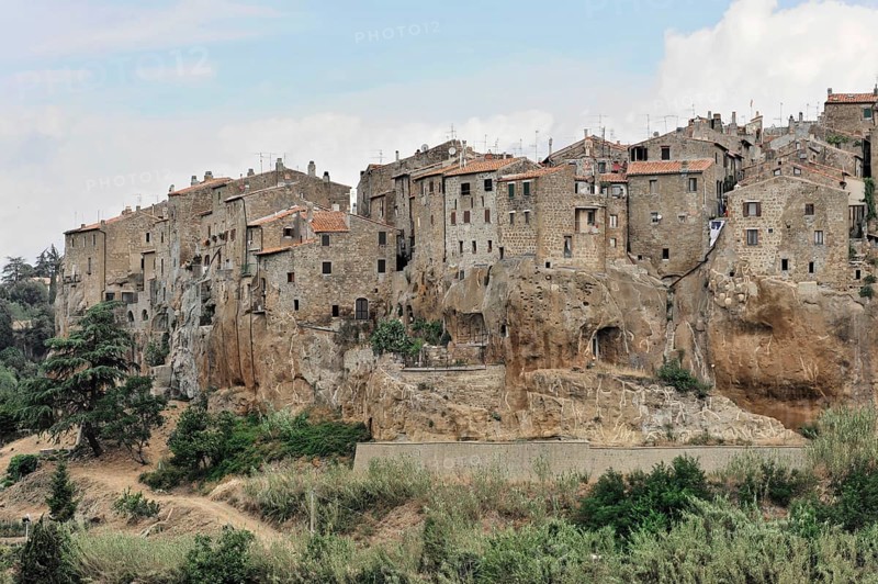 View of the old town of Pitigliano, Tuscany, Italy, Europe