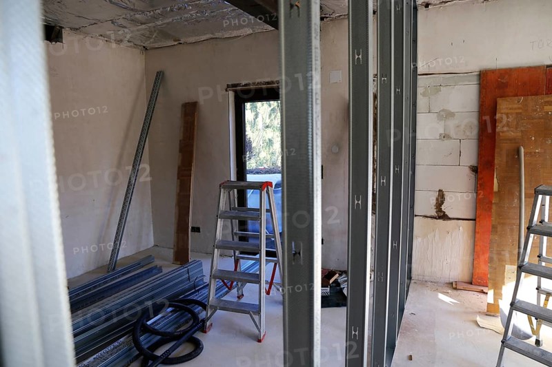 Dry construction, dry lining