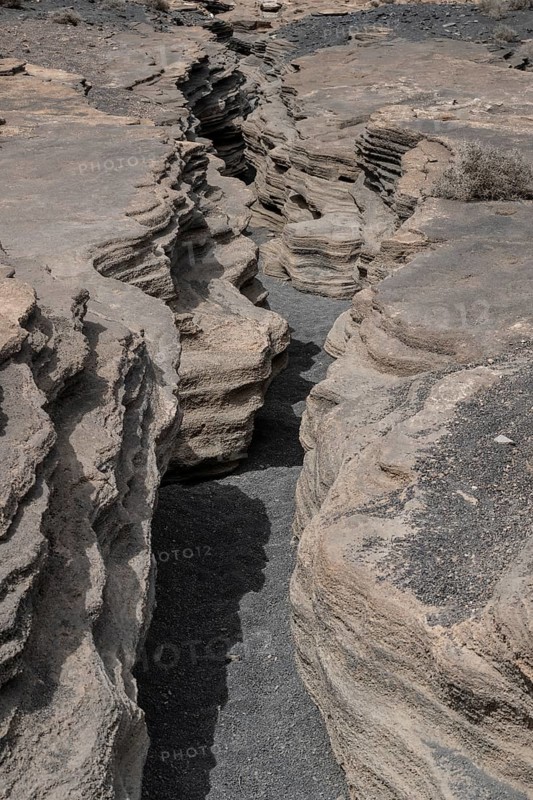 Volcanic fissure, Las Grietas, Lanzarote, Canary Islands, Spain, Europe