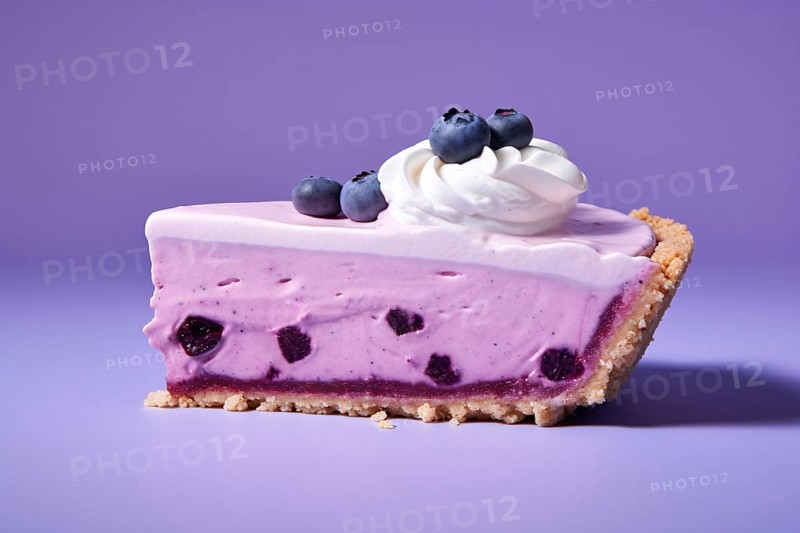 Slice of blueberry fruit pie on violet background. KI generiert, generiert AI generated