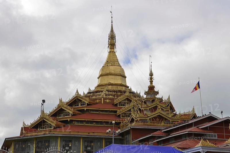 Pagoda at Inle Lake, Nyaung Shwe, Shan State, Myanmar, Asia
