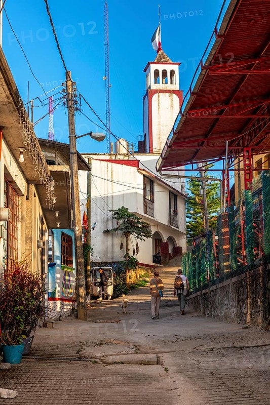Street scene in Pluma Hidalgo, Pochutla, Oxaca state, Sierra Madre del Sur, Mexico, Central America