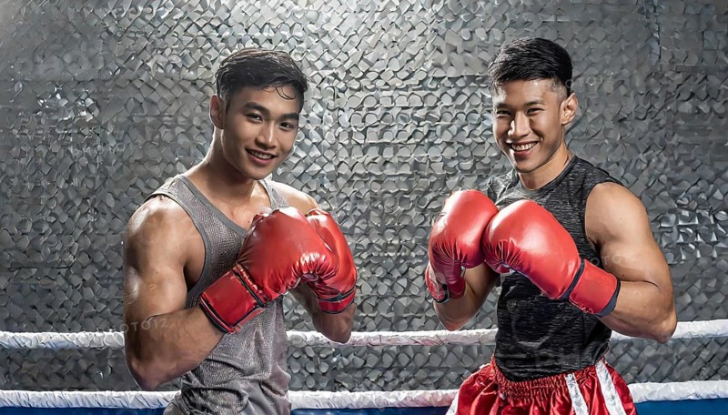 AI generated, man, men, 35, years, Thai, Thai, sport, boxing, gloves, Thai boxing, Muay Thai, two people, portrait, athletic, fight, fight, popular sport, Thai boxer, boxing, boxing ring