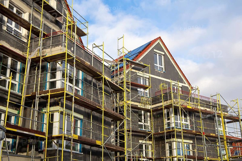 Thermal insulation of a house facade on a new building