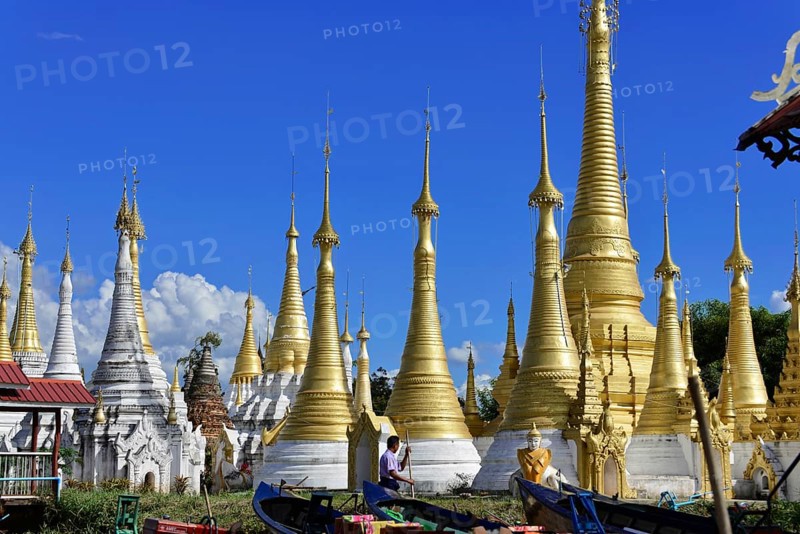 Golden stupas in the Shwe Indein Pagoda, Inle Lake, Khan State, Myanmar, Asia