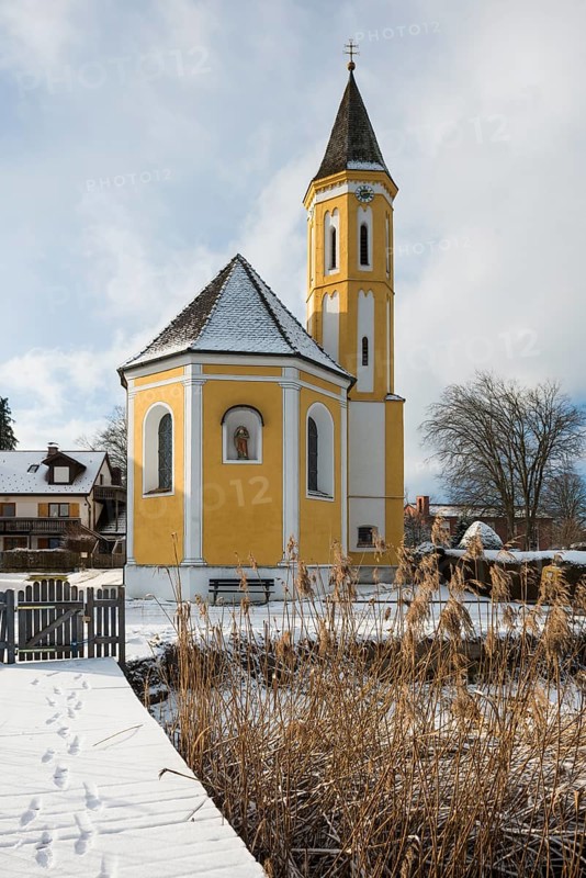 Snow-covered church in winter, St Alban's Church, Diessen, Lake Ammer, Fuenfseenland, Pfaffenwinkel, Upper Bavaria, Bavaria, Germany, Europe