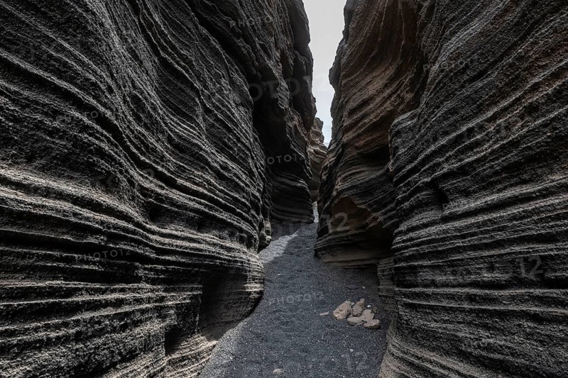 Volcanic fissure, Las Grietas, Lanzarote, Canary Islands, Spain, Europe