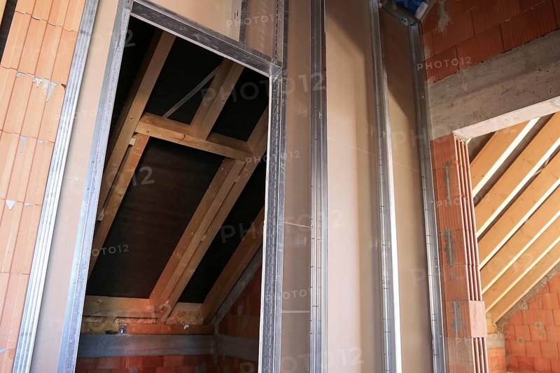 Dry construction, dry lining