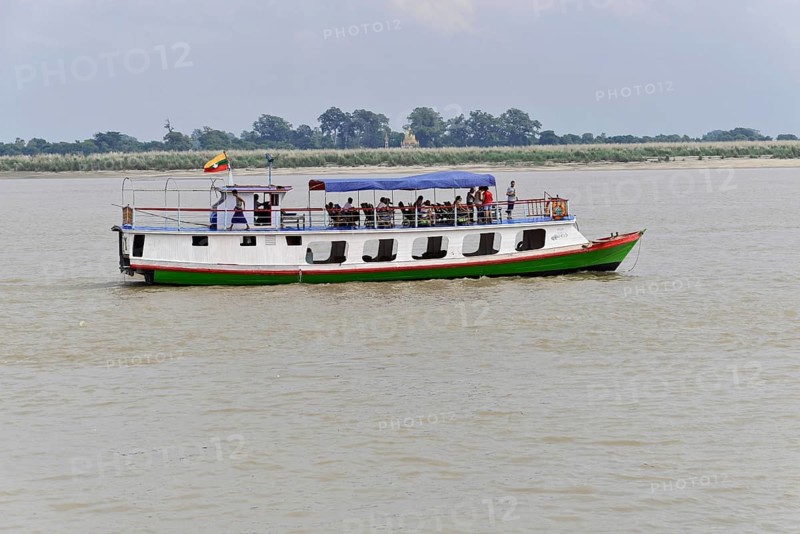 River boat on the Irrawaddy, Irrawaddy, Myanmar, Asia