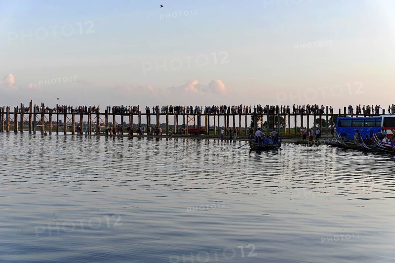 U Bein bridge over Taungthaman Lake, Amarapura, Mandalay, Myanmar (Burma), Asia