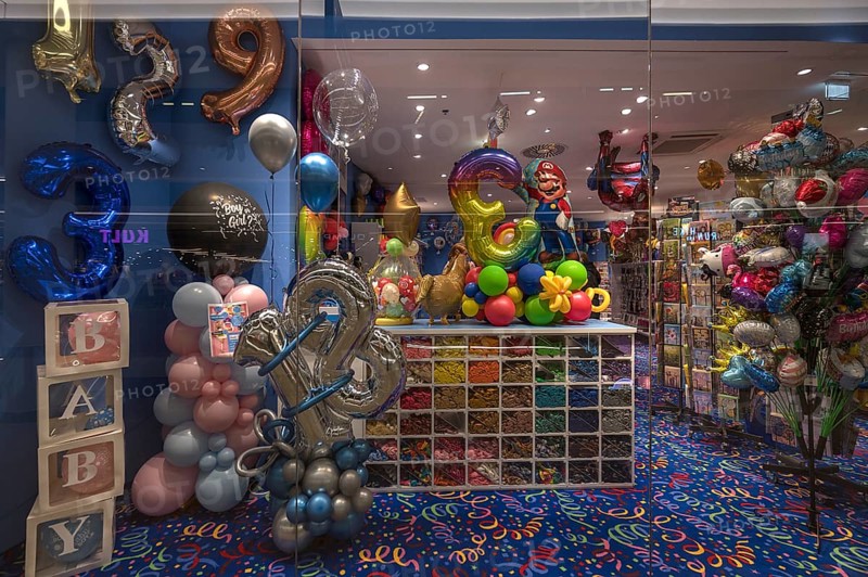 Shop window with articles for parties and birthdays, Erlangen Middle Franconia, Bavaria, Germany, Europe