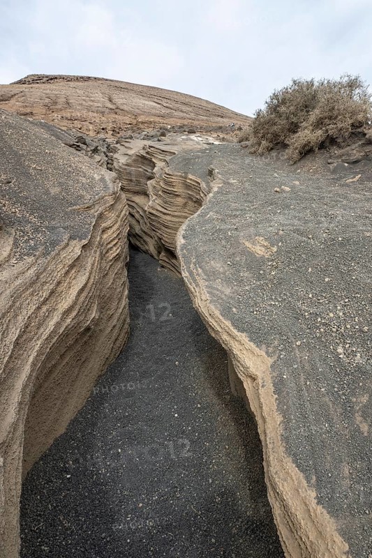 Volcanic fissure, Las Grietas, Lanzarote, Canary Islands, Spain, Europe