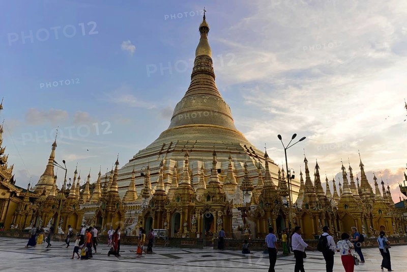 Pilgrims in the Shwedagon Pagoda, Yangon, Myanmar, Asia